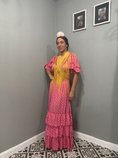 Vestido Rosa Capote de 3 Volantes con Lunares Amarillos SOLO QUEDA M/L