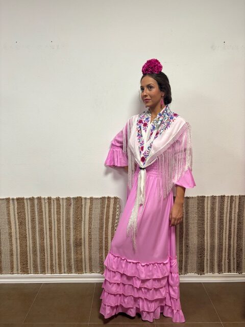 Vestido Rosa Liso de 5 volantes(Largo 145 cm.) QUEDA M/L Y L/XL