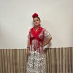 Vestido Modelo Martina Manga Larga blanco con Lunar Negro LARGO 130 CM. PARA UNA ALTURA MÁXIMA DE 148/150 CM.