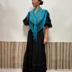MOD. 3 VOLANTES LISO NEGRO CON ENCAJE DE BOLILLO
