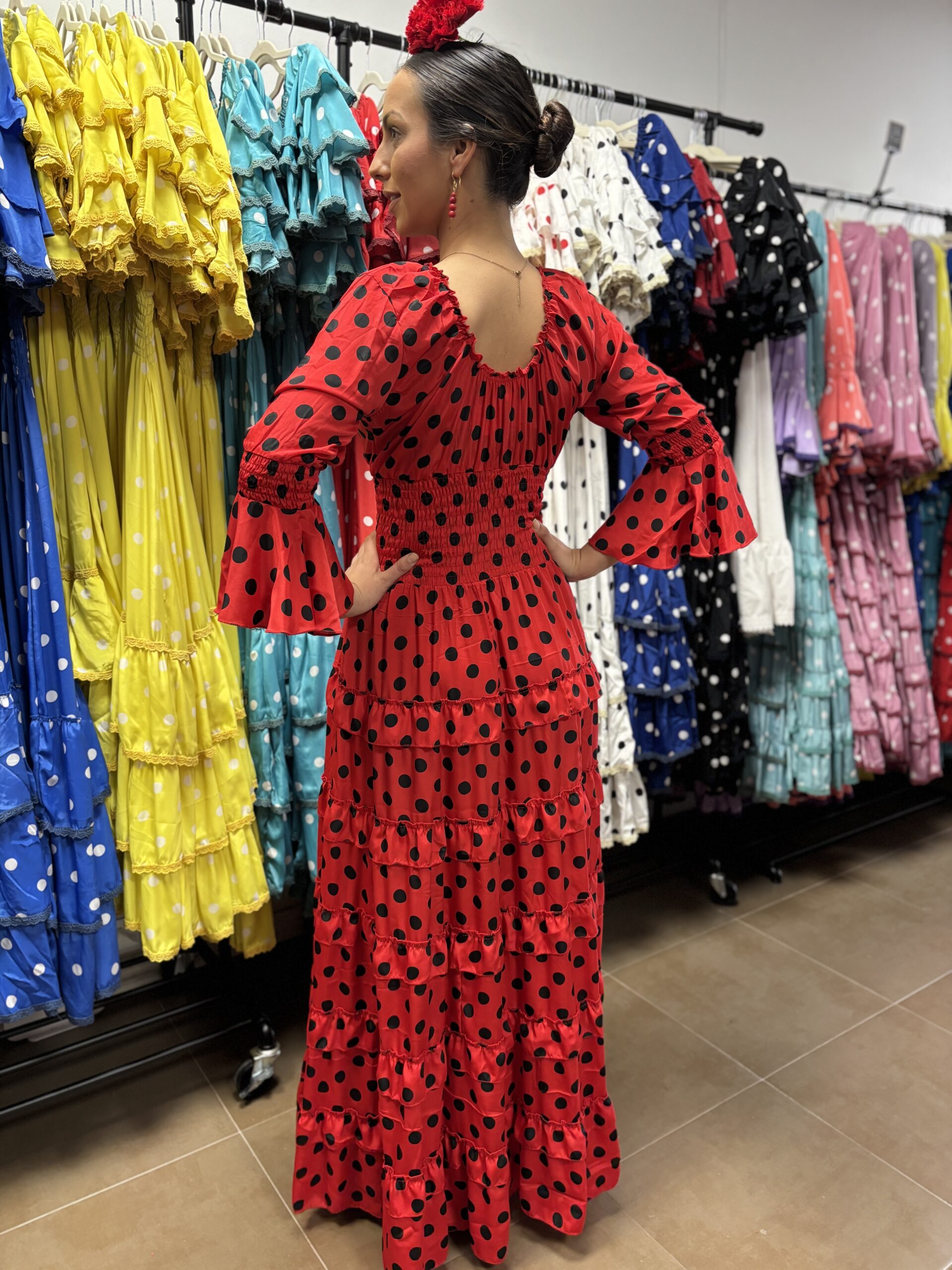 MOD. MARIA VOLANTITOS BASICO, ROJO CON LUNARES NEGROS. - Imagen 4