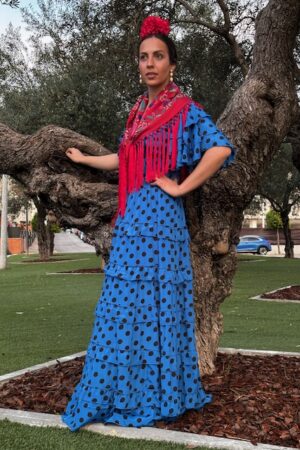 MOD. MARIA VOLANTITOS BASICO, AZULINA CON LUNARES NEGROS MANGA 3 VOLANTES